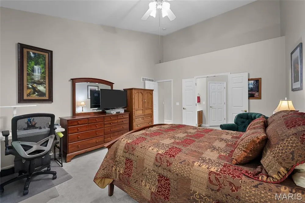 607 Winding Creek Dr, Wentzville, MO 63385