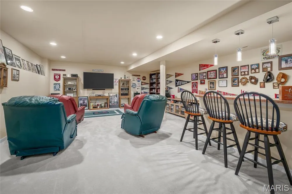 607 Winding Creek Dr, Wentzville, MO 63385