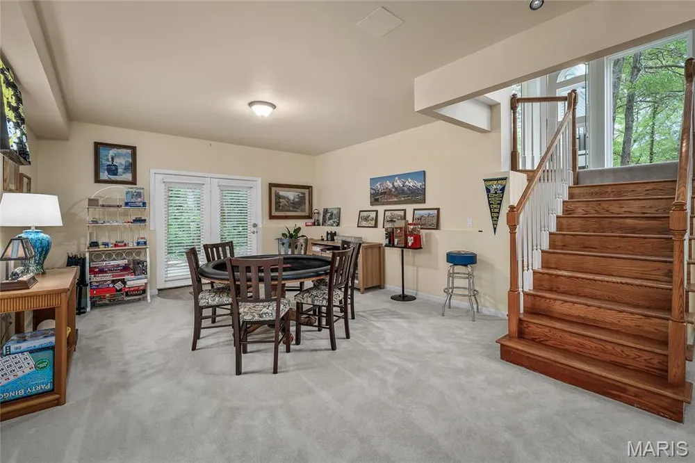 607 Winding Creek Dr, Wentzville, MO 63385