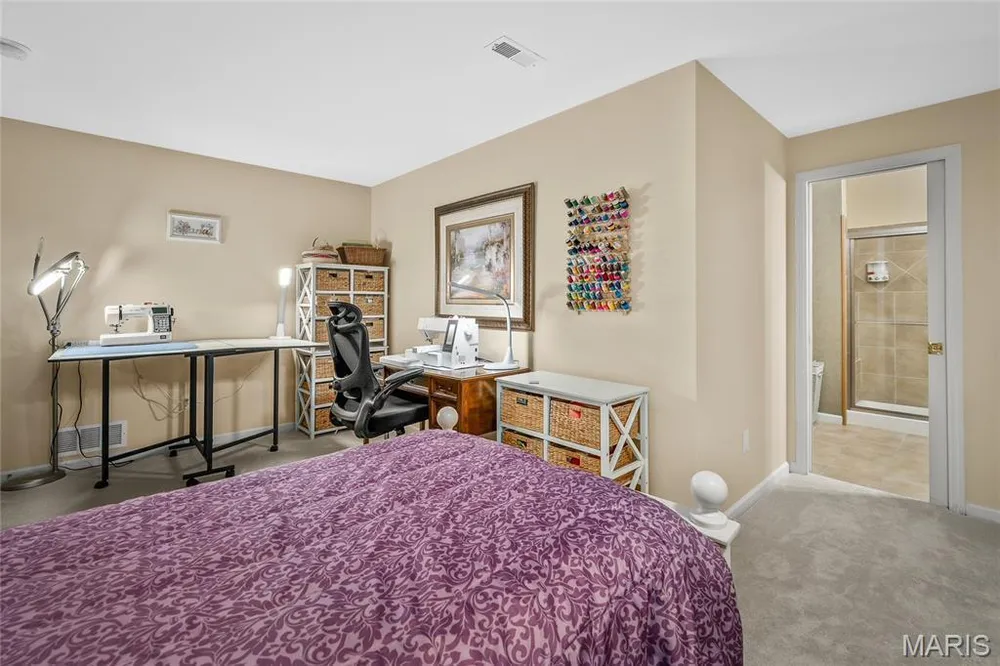 607 Winding Creek Dr, Wentzville, MO 63385
