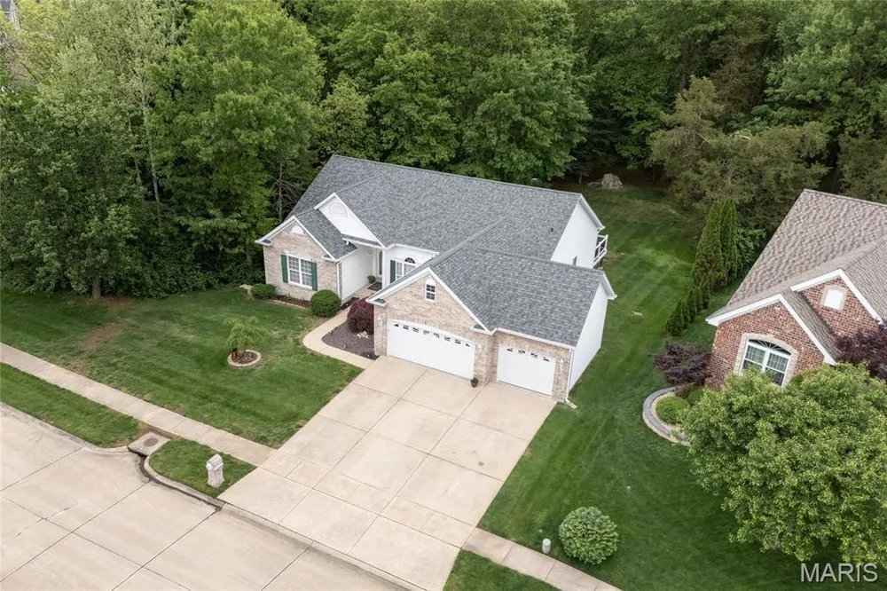 607 Winding Creek Dr, Wentzville, MO 63385