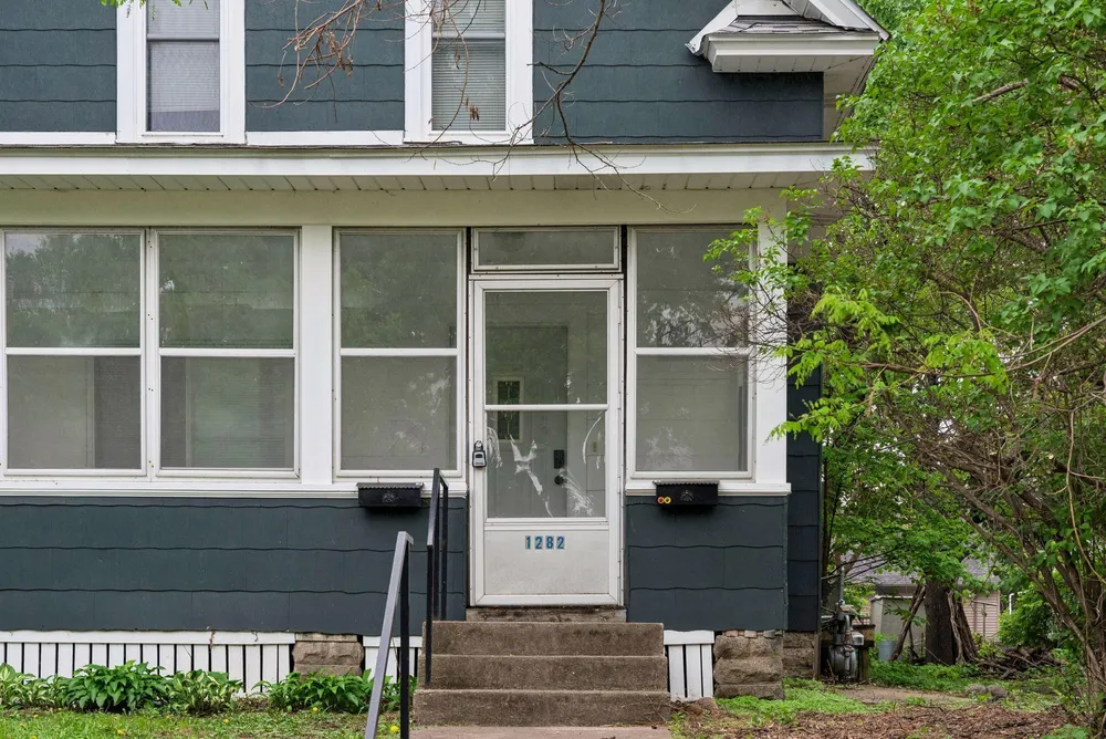 1282 Hewitt Ave, Saint Paul, MN 55104