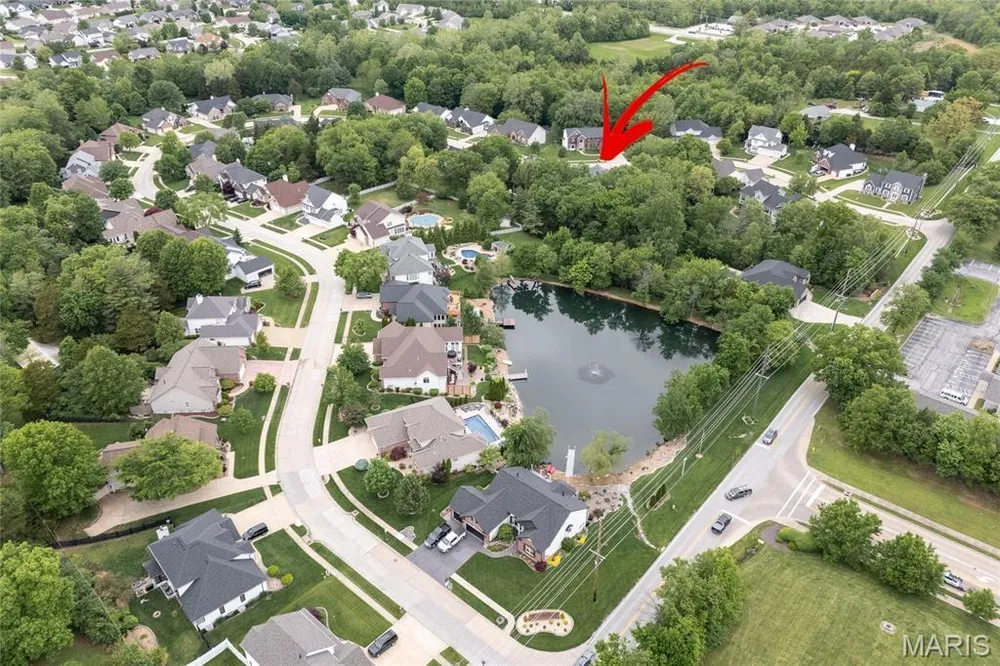 607 Winding Creek Dr, Wentzville, MO 63385