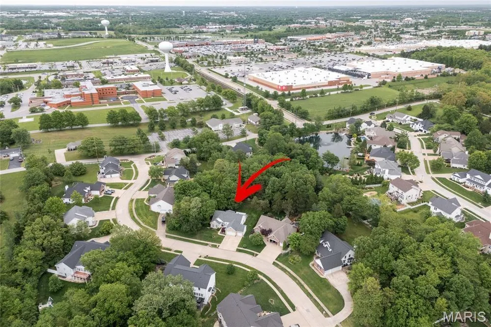 607 Winding Creek Dr, Wentzville, MO 63385