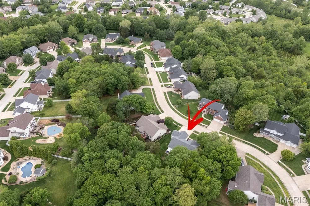 607 Winding Creek Dr, Wentzville, MO 63385