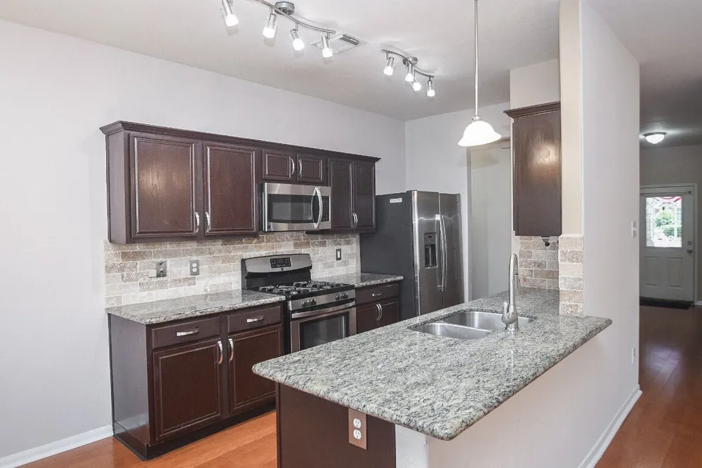1910 Plum Creek Ln, Missouri City, TX 77489