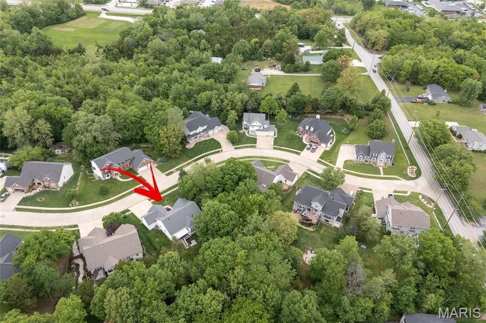 607 Winding Creek Dr, Wentzville, MO 63385