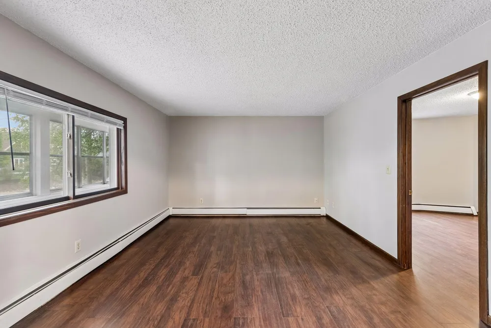 1282 Hewitt Ave, Saint Paul, MN 55104