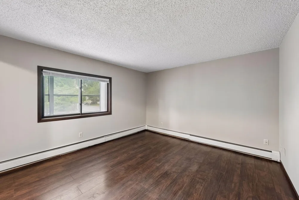 1282 Hewitt Ave, Saint Paul, MN 55104