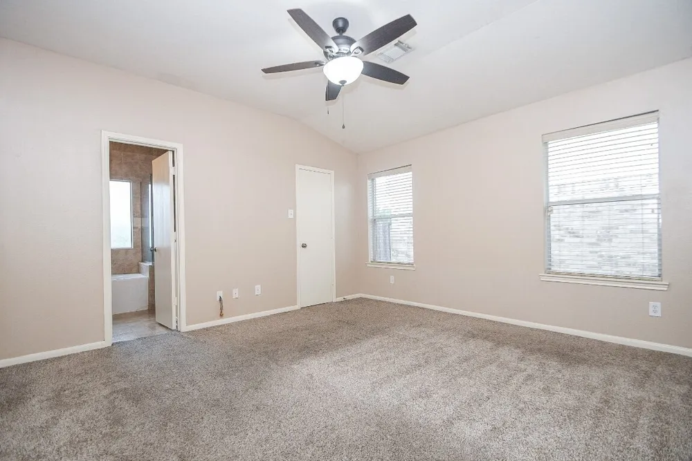 1910 Plum Creek Ln, Missouri City, TX 77489