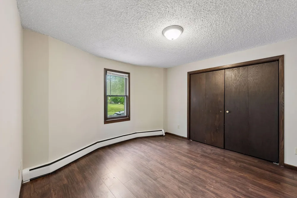 1282 Hewitt Ave, Saint Paul, MN 55104