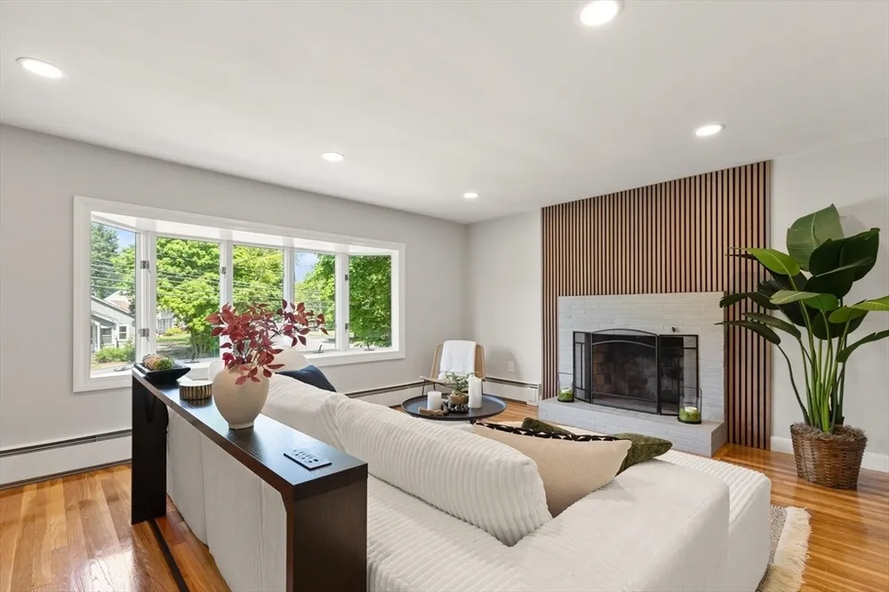 1049 Pleasant St, Canton, MA 02021