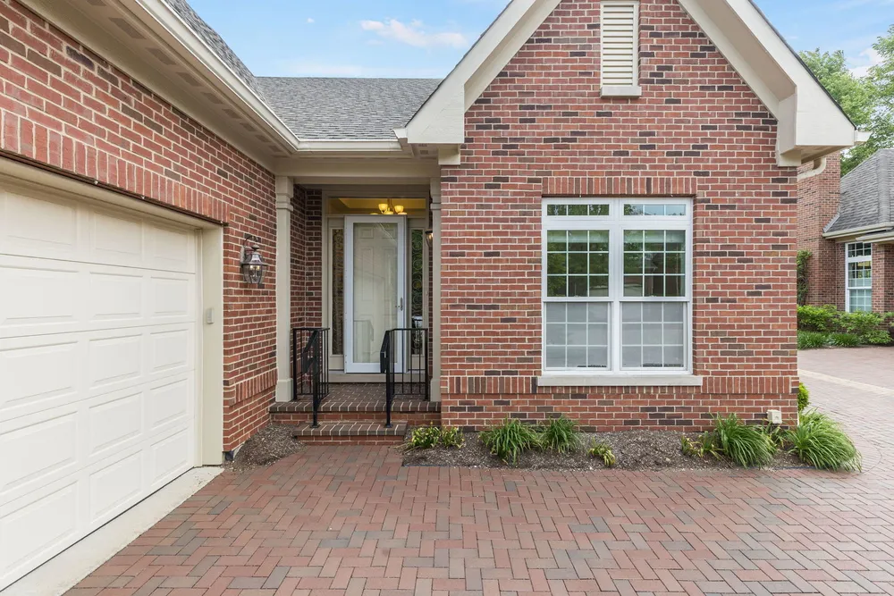 905 Hickory Dr, Western Springs, IL 60558