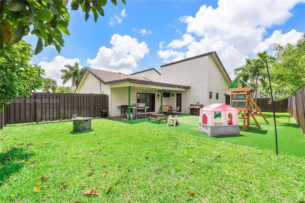 5121 NW 87th Ave, Lauderhill, FL 33351