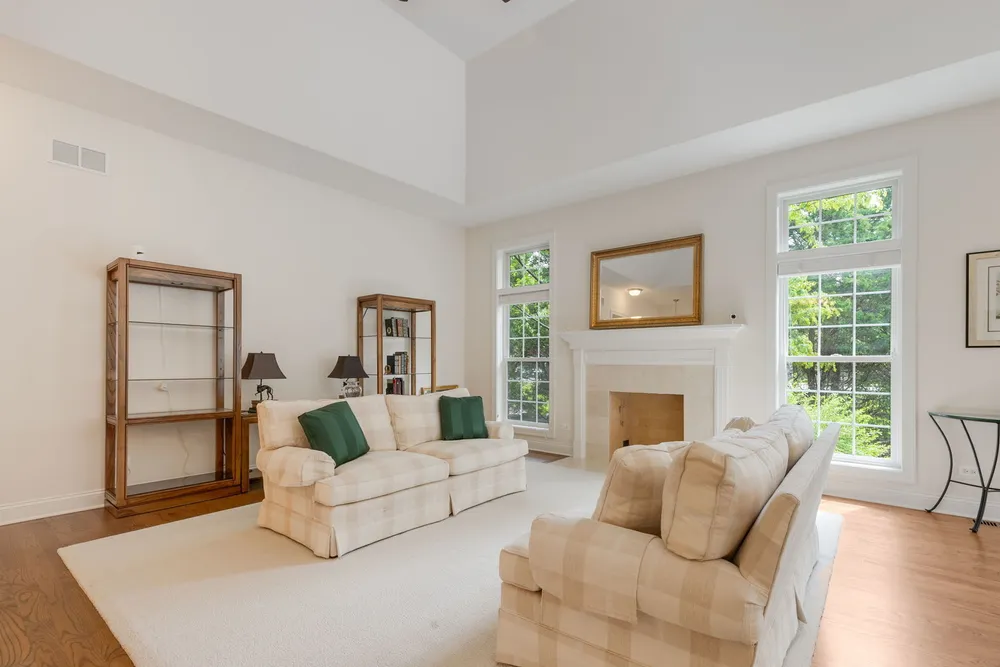 905 Hickory Dr, Western Springs, IL 60558