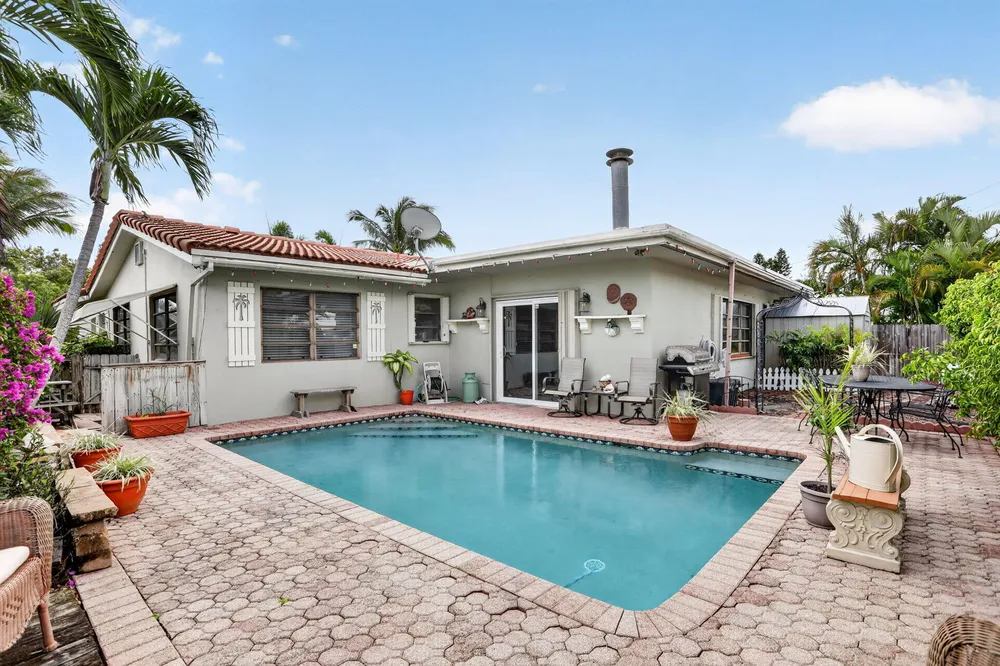 1931 NE 27th St, Lighthouse Point, FL 33064
