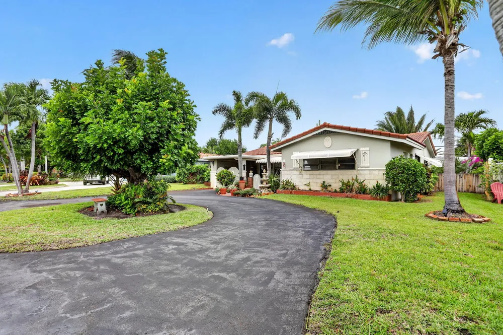 1931 NE 27th St, Lighthouse Point, FL 33064