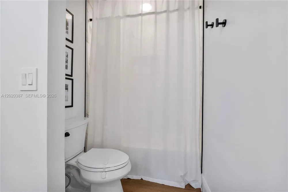 5121 NW 87th Ave, Lauderhill, FL 33351