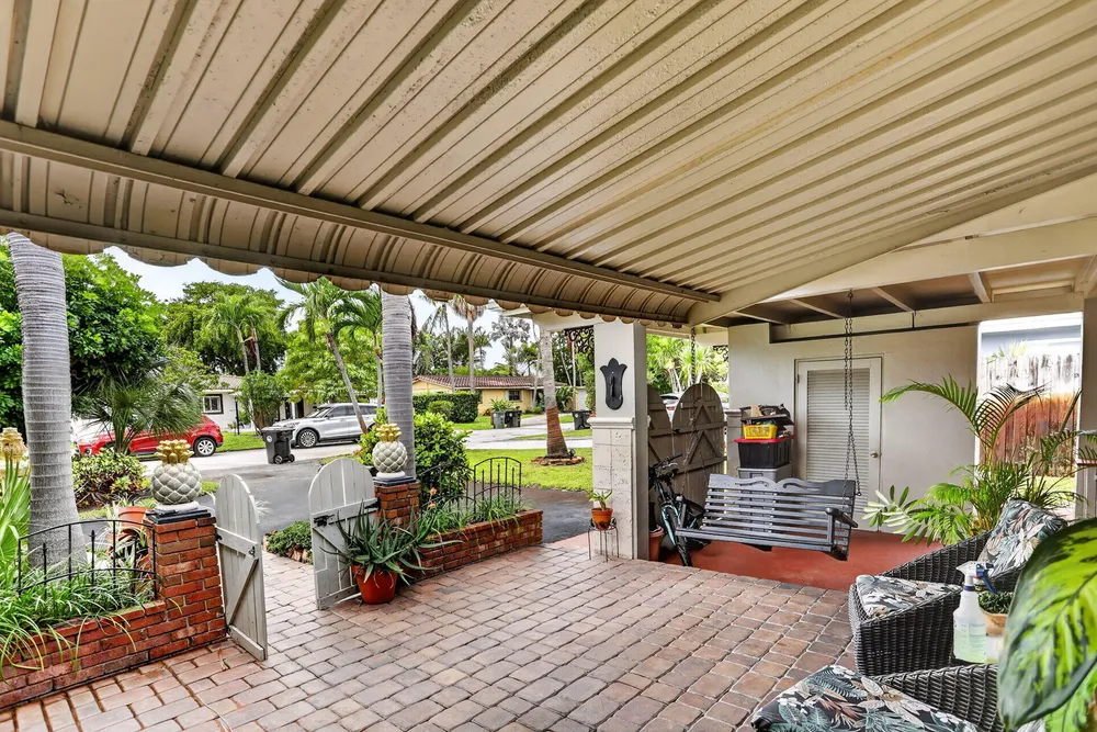1931 NE 27th St, Lighthouse Point, FL 33064