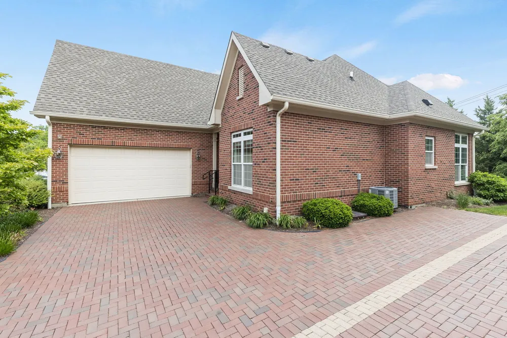 905 Hickory Dr, Western Springs, IL 60558