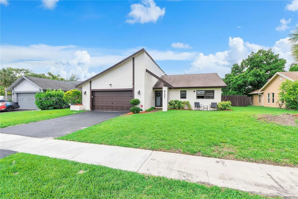 5121 NW 87th Ave, Lauderhill, FL 33351