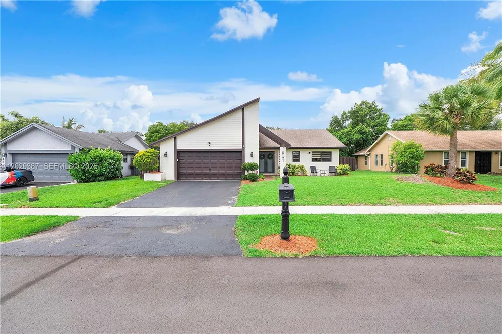 5121 NW 87th Ave, Lauderhill, FL 33351