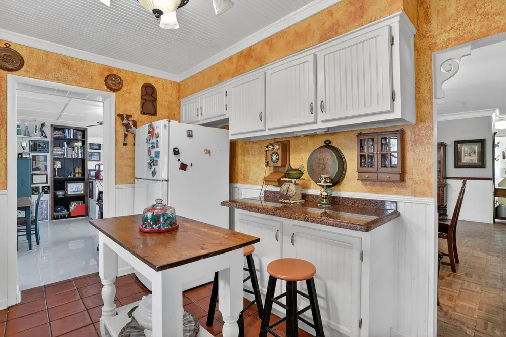 1931 NE 27th St, Lighthouse Point, FL 33064
