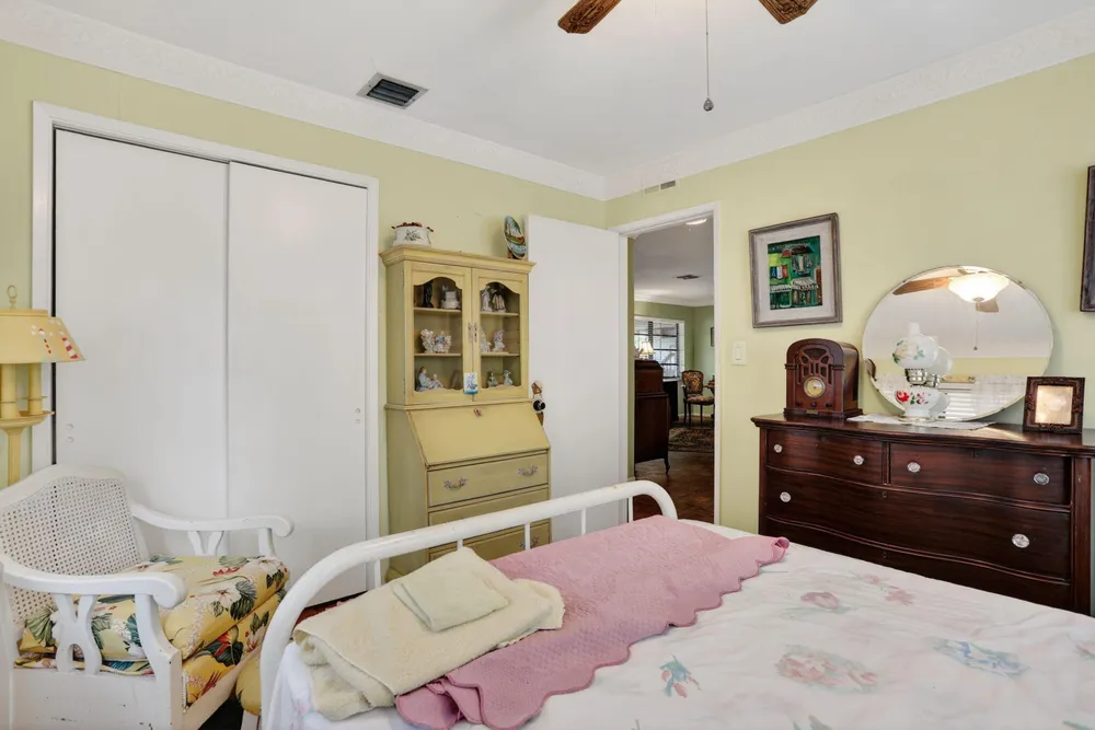 1931 NE 27th St, Lighthouse Point, FL 33064