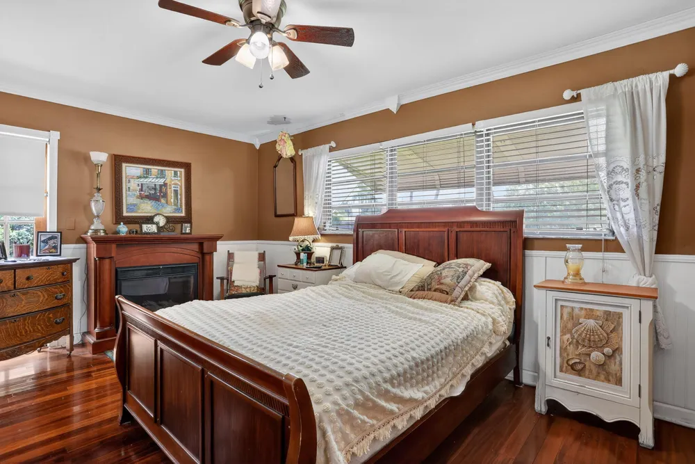 1931 NE 27th St, Lighthouse Point, FL 33064