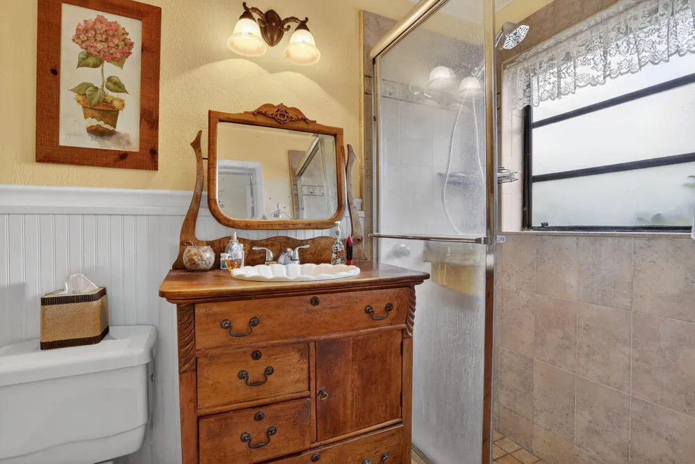 1931 NE 27th St, Lighthouse Point, FL 33064