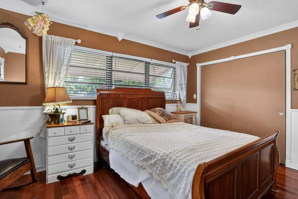 1931 NE 27th St, Lighthouse Point, FL 33064
