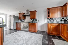 Beeches Road, Farnham Common, SL2 photo 8