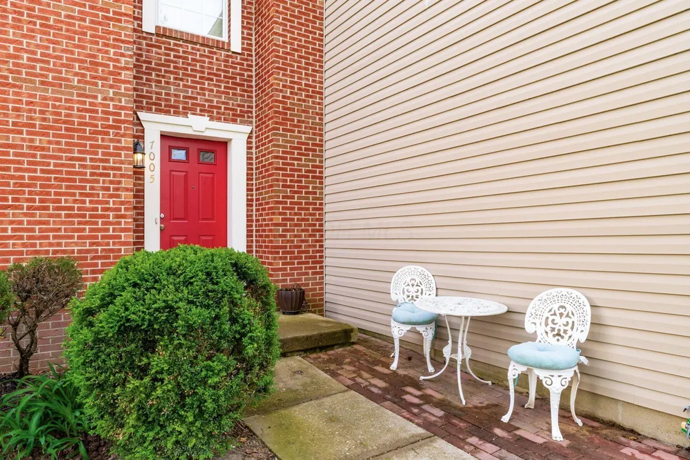 7005 Crescent Boat Ln, Canal Winchester, OH 43110