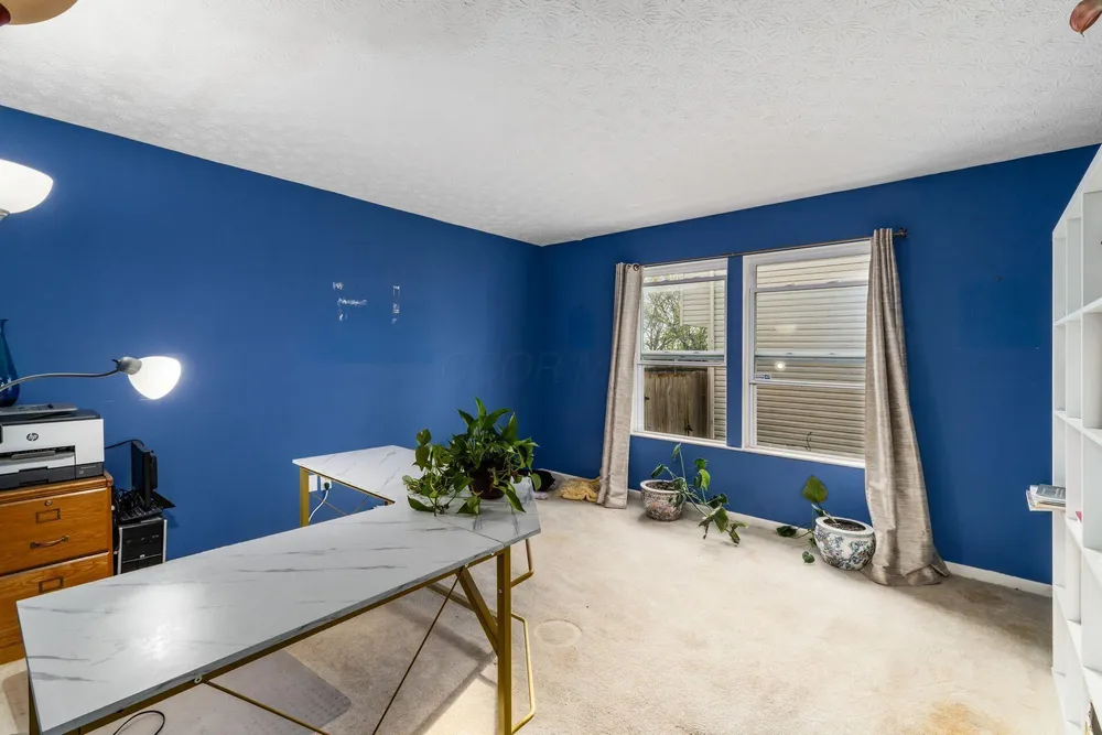 7005 Crescent Boat Ln, Canal Winchester, OH 43110