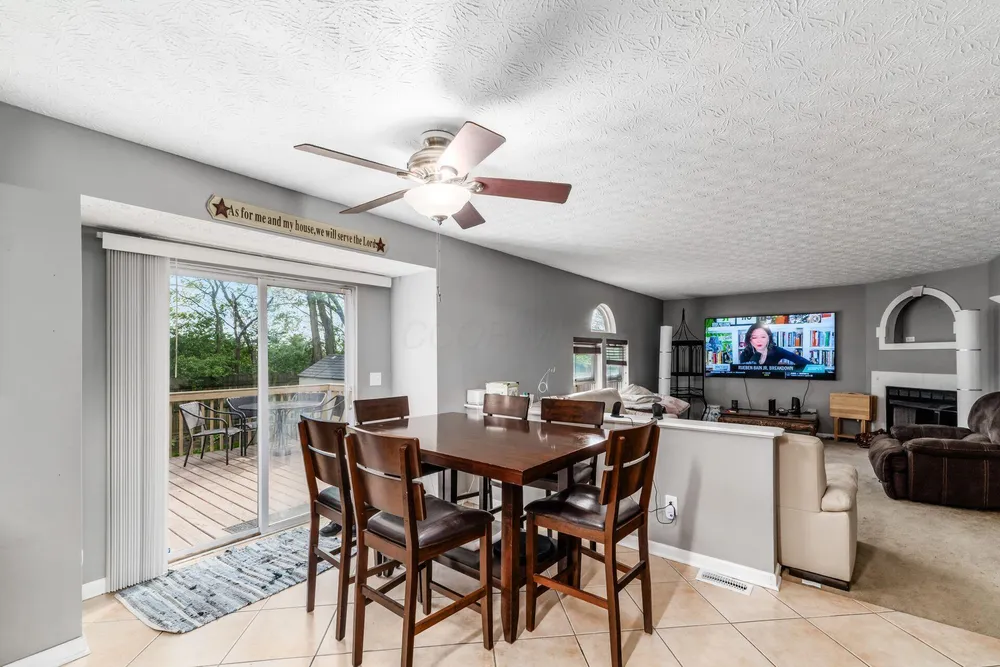7005 Crescent Boat Ln, Canal Winchester, OH 43110