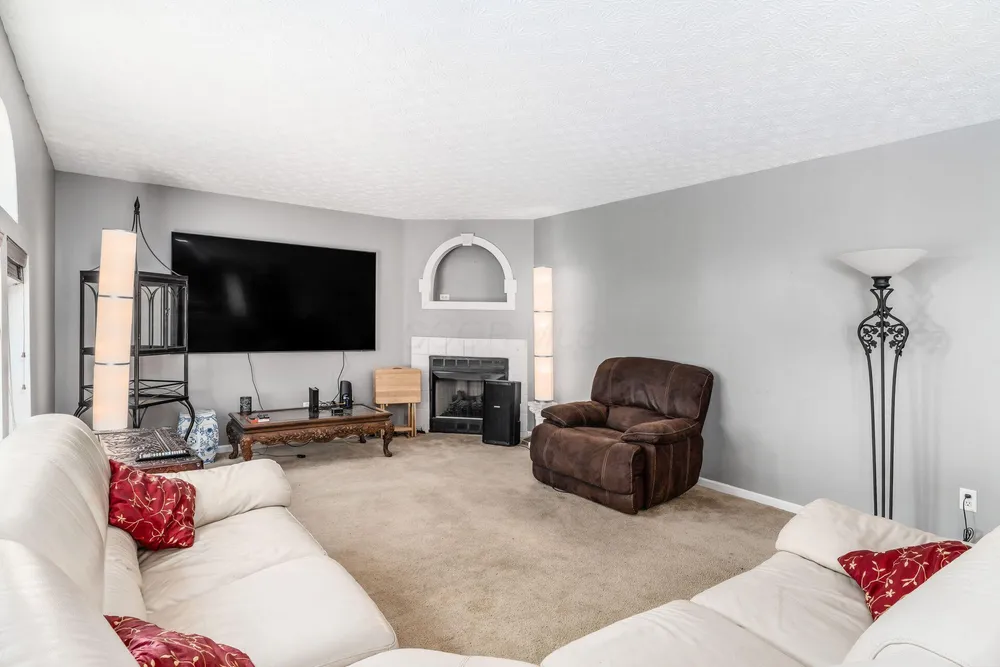 7005 Crescent Boat Ln, Canal Winchester, OH 43110