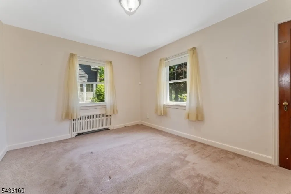 230 Swarthmore Rd, Linden, NJ 07036