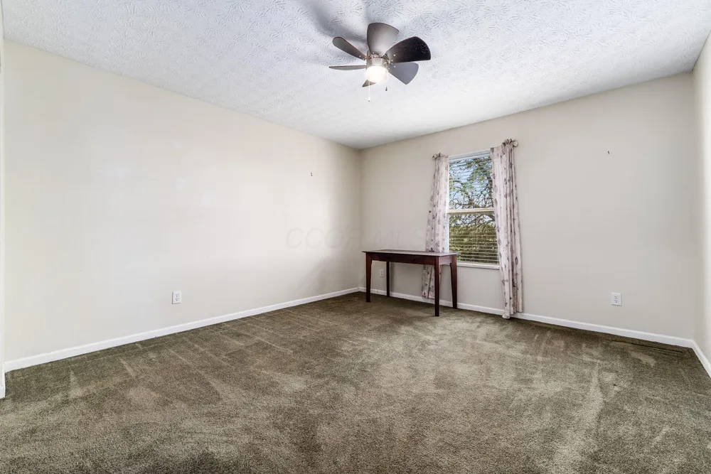 7005 Crescent Boat Ln, Canal Winchester, OH 43110