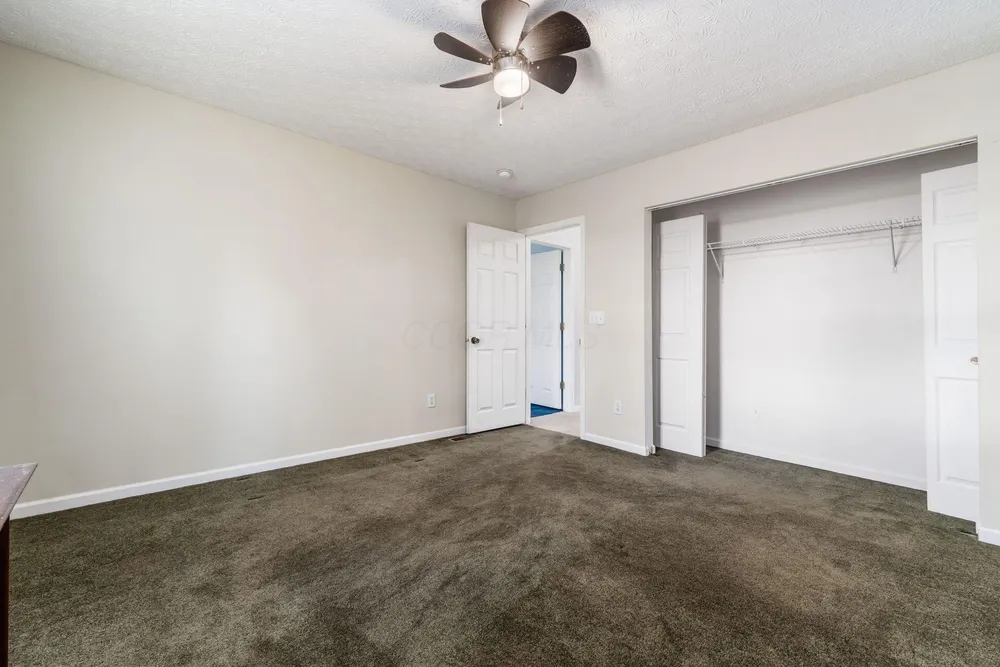 7005 Crescent Boat Ln, Canal Winchester, OH 43110