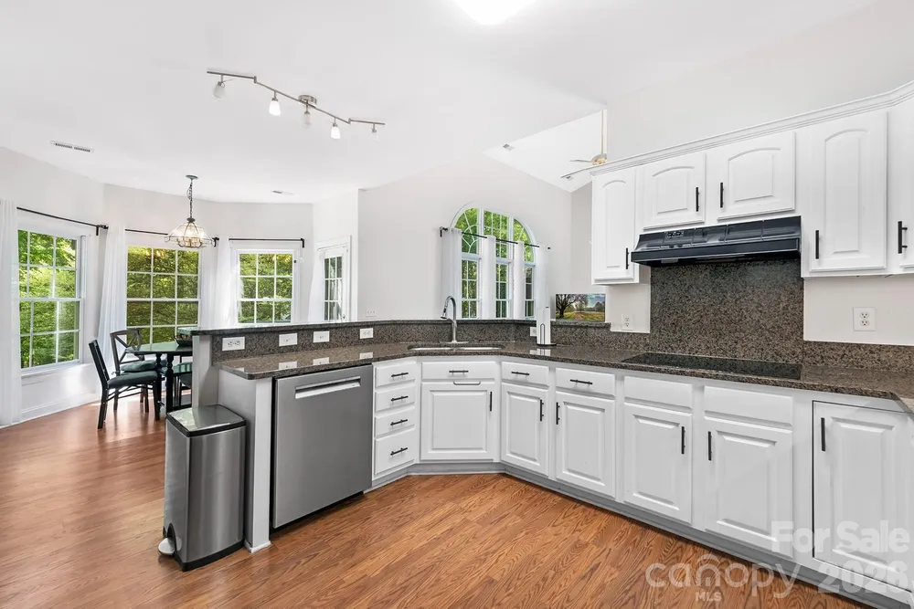 8908 Leinster Dr, Charlotte, NC 28277