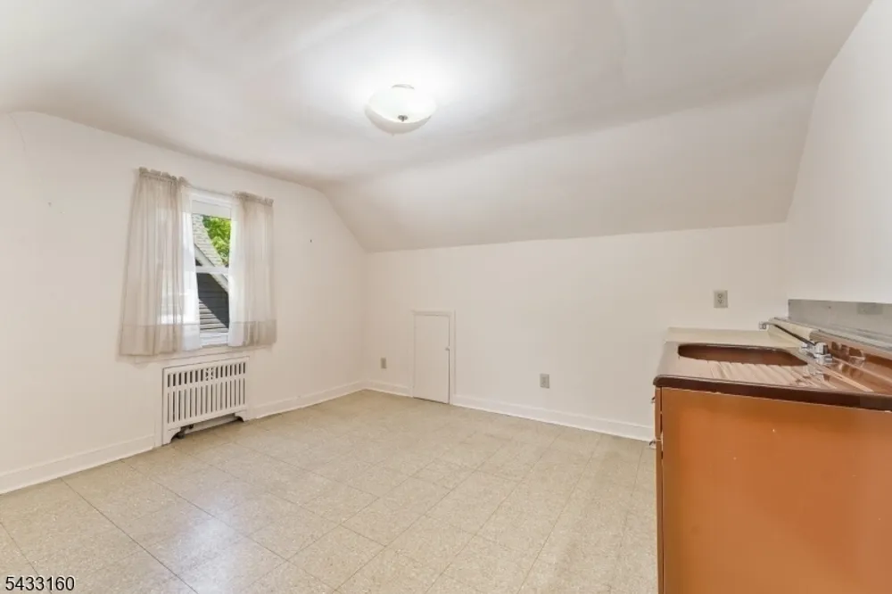 230 Swarthmore Rd, Linden, NJ 07036