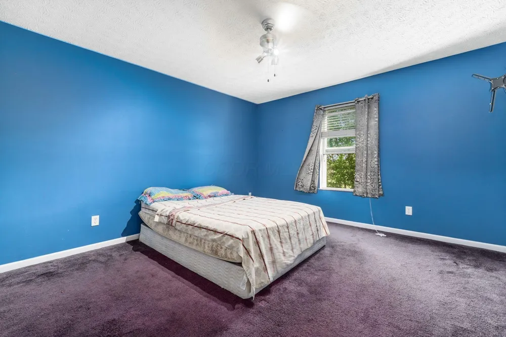 7005 Crescent Boat Ln, Canal Winchester, OH 43110