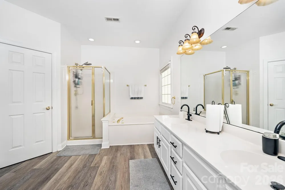 8908 Leinster Dr, Charlotte, NC 28277