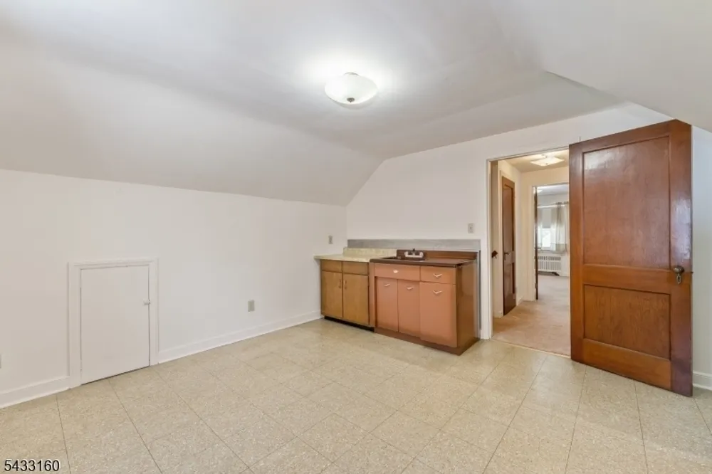 230 Swarthmore Rd, Linden, NJ 07036