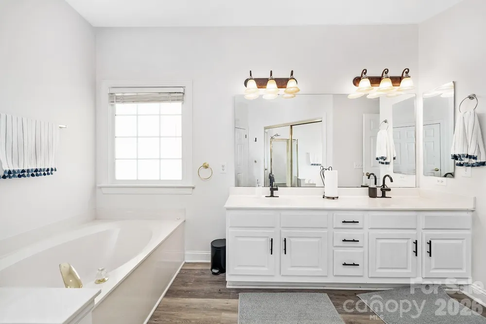 8908 Leinster Dr, Charlotte, NC 28277