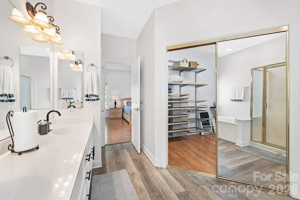 8908 Leinster Dr, Charlotte, NC 28277