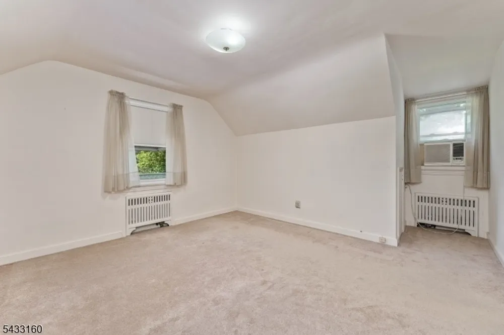 230 Swarthmore Rd, Linden, NJ 07036