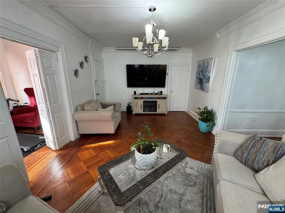 535 11th Ave, Paterson, NJ 07514