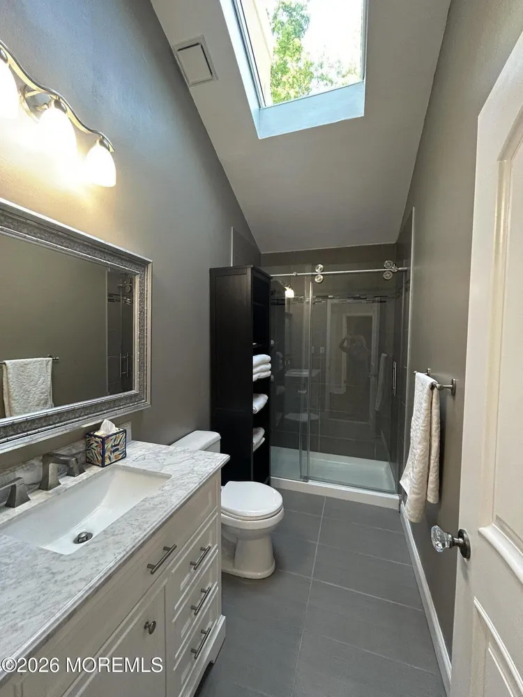 46 Thomas Dr, Manalapan, NJ 07726