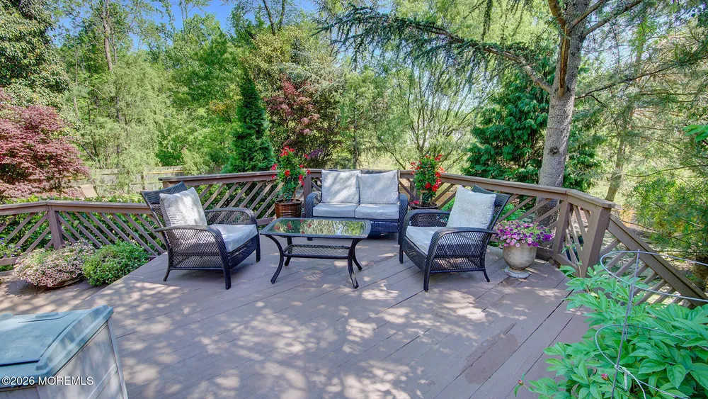 46 Thomas Dr, Manalapan, NJ 07726